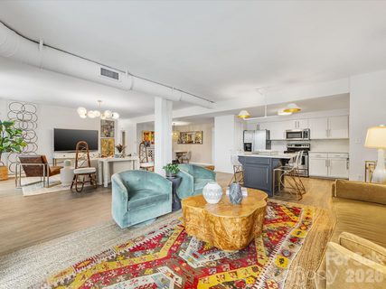 Previously sold for $405,000
