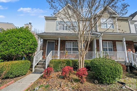 758 Mountainwater Drive sold townhome in Glenwater At University Place, Charlotte, NC
