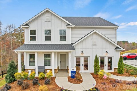 Previously sold for $489,100