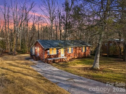1437 Oak Hill Drive sold home in Hidden Valley, Morganton, NC