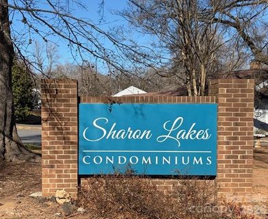 1903 Beechtree Court pending home in Sharon Lakes, Charlotte, NC