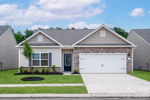 6738 Fairford Drive active home in Ascot Woods, Charlotte, NC