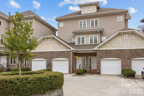 18827 Cloverstone Circle sold home in Edinburgh Square, Cornelius, NC