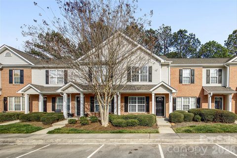 8031 Stoneham Court sold home in Summerfield, Matthews, NC