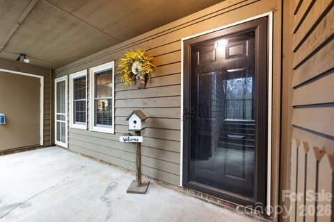 3929 Colony Crossing Drive active home in Colony Crossing, Charlotte, NC