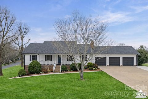 103 Starmount Drive pending home in Woodbridge, Kings Mountain, NC