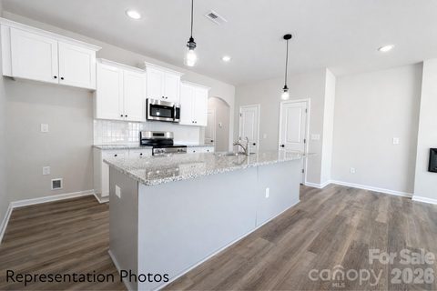 5937 Wallace Avenue sold home in Abershire, Charlotte, NC