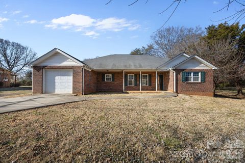 249 Shumaker Drive active home in Iredell Heights, Statesville, NC