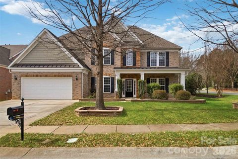 10102 Paxton Run Road pending home in Ardrey Chase, Charlotte, NC
