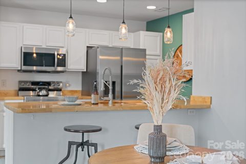 40 Foxden Drive sold condo in Fox Glen Condominium, Fletcher, NC