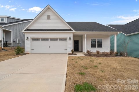 157 Montgomery Place active home in Tillery Tradition, Mount Gilead, NC
