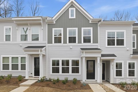 6213 Kimball Court pending home in Lakeview Village, Charlotte, NC