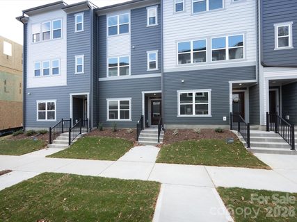 7022 Impulse Court pending home in Context At Oakhurst, Charlotte, NC