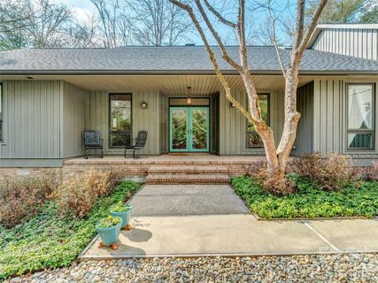 203 Heathcote Road sold home in Hawthorn Hills, Hendersonville, NC