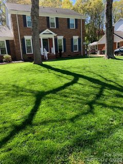 9918 Ridgemore Drive pending home in White Oak, Charlotte, NC