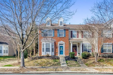 14046 Lyon Hill Lane sold townhome in Villages At Rosedale, Huntersville, NC