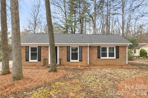 6924 Woodfield Drive sold home in Green Forest, Charlotte, NC
