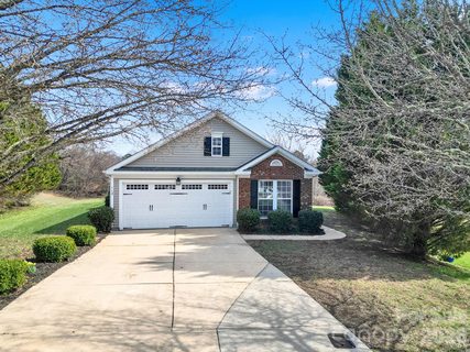 112 N Woodcliff Lane sold home in Runnymeade, Mount Holly, NC