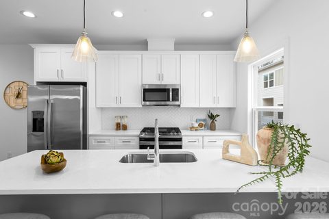 3920 Hager Drive sold home in Westerly Hills, Charlotte, NC