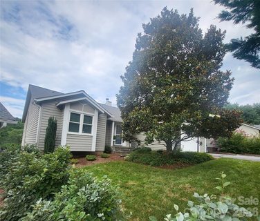 35 Cedarcliff Circle sold townhome in Laurel Place, Asheville, NC