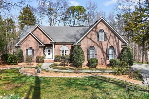 8907 Euston Court sold home in Glencroft, Mint Hill, NC
