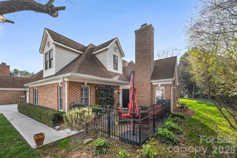 7439 Hurstbourne Green Drive sold condo in Greenhurst At Piper Glen, Charlotte, NC