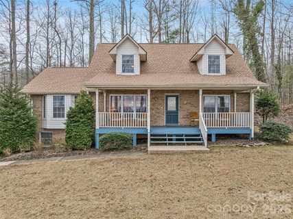 24 Abbey Lane active home in Emerald Hills, Hendersonville, NC