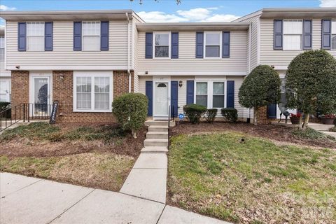 Homes in Park Lake, Pineville