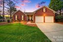 609 Fredricksburg Road sold home in Matthews, SC