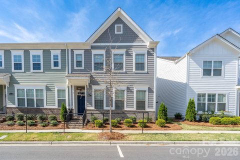 15132 Rocky Bluff Loop active townhome in The Summit At River Run, Davidson, NC