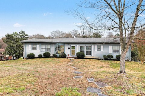 1026 N 10th Street sold home in Forest Hills, Albemarle, NC