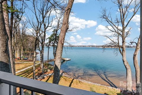 345 Northwest Drive active home in Davidson Landing, Davidson, NC