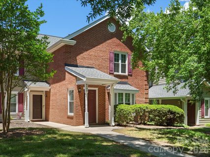 9404 S Vicksburg Park Court pending condo in Park Walk, Charlotte, NC
