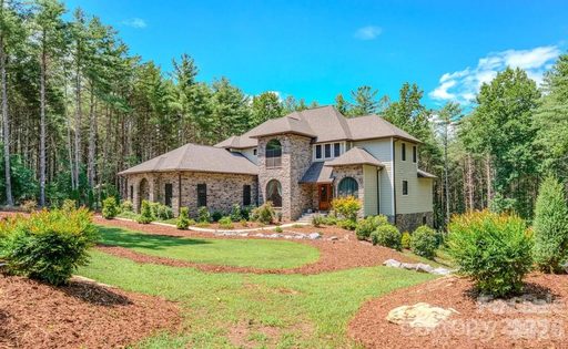 1416 Southpointe Drive active home in Southpointe, Morganton, NC
