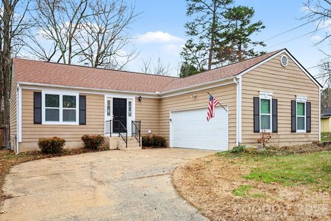 6027 Running Deer Road sold home in Running Deer, Charlotte, NC