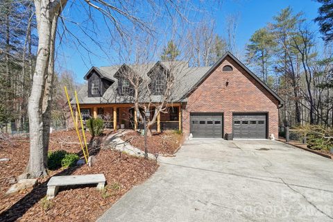 Homes in Woodhaven, Hendersonville