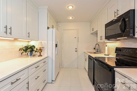 4755 Hedgemore Drive sold home in Franciscan Terrace, Charlotte, NC