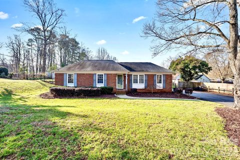 2309 Amity Avenue pending home in Sedgefield, Gastonia, NC