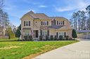 135 Lakeshore Hills Drive sold home in Mooresville, SC