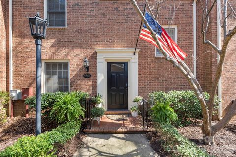 530 N Poplar Street sold condo in Hackberry Court, Charlotte, NC