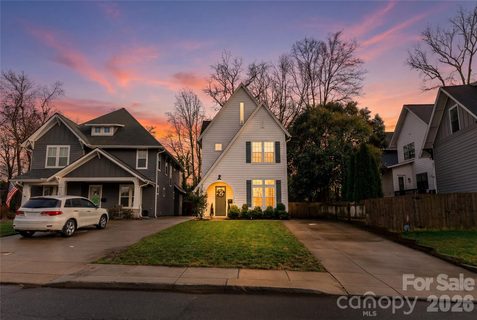 1010 Everett Place