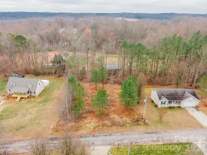 134 River Bank Road sold home in River Run, Statesville, NC