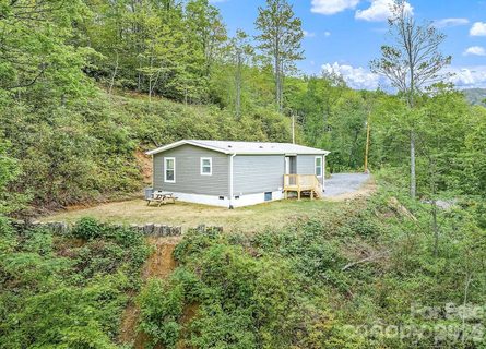 328 Mountain Lion Trail active home in Cranberry Falls, Maggie Valley, NC