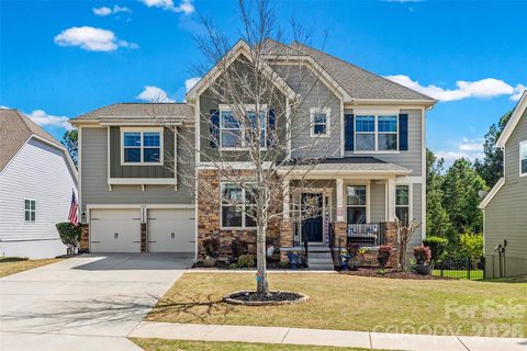 175 Sweet Briar Drive sold home in The Retreat At Rayfield, Fort Mill, SC