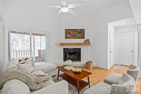 413 W 8th Street