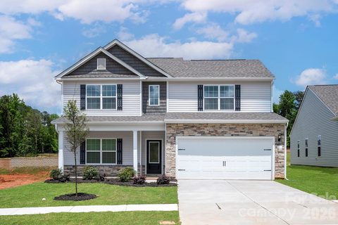 6725 Fairford Drive pending home in Ascot Woods, Charlotte, NC