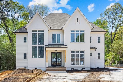 4628 Water Oak Road active home in Cotswold, Charlotte, NC