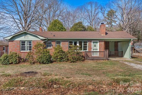 303 Stonewall Avenue sold home in Grovemont, Swannanoa, NC