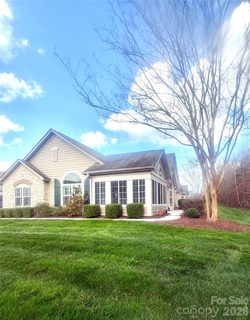 3524 S Bank Court sold condo in Polo Club At Weddington, Matthews, NC