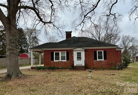 A home in Robbins
